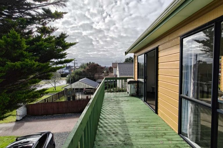 Photo of property in 2/717 East Coast Road, Browns Bay, Auckland, 0630