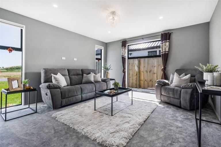 Photo of property in 11 El Patron Lane, Halswell, Christchurch, 8025