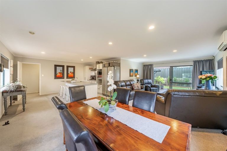 Photo of property in 3 Quartz Place, Brown Owl, Upper Hutt, 5018