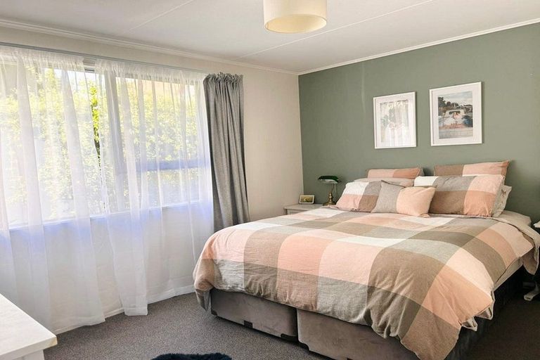 Photo of property in 7 Graham Grove, Waikanae, 5036
