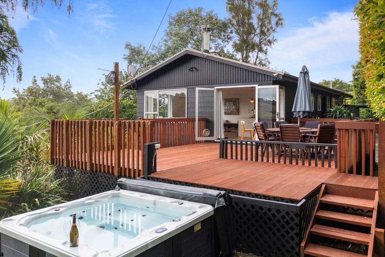 Photo of property in 47 Waitakere Road, Waitakere, Auckland, 0816