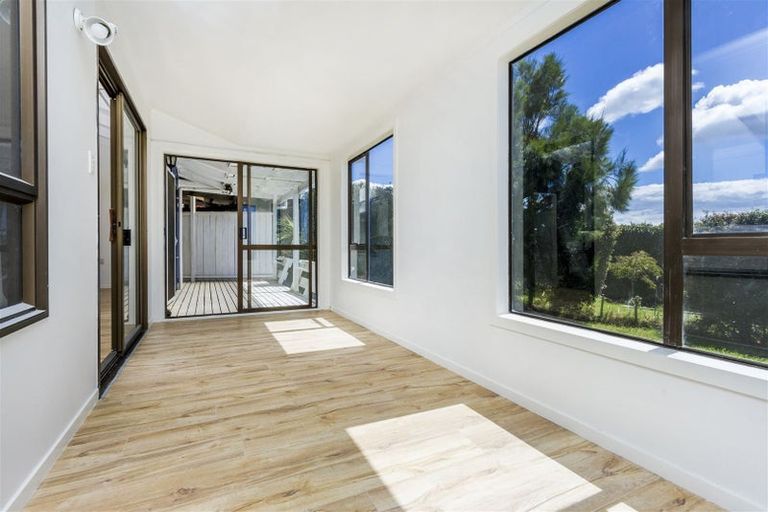 Photo of property in 3/23a Gladstone Road, Northcote, Auckland, 0627