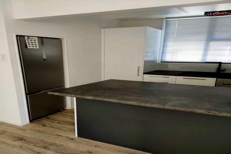 Photo of property in 19/125 Queens Drive, Lyall Bay, Wellington, 6022