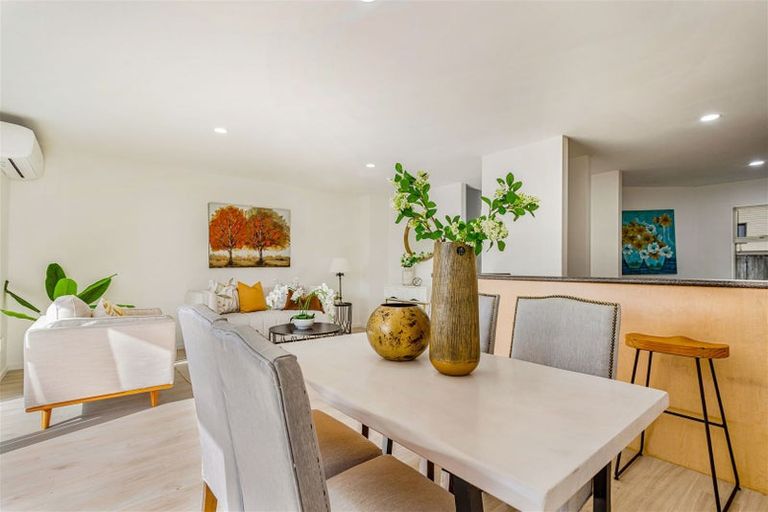 Photo of property in 4/23 Charlenne Close, Ranui, Auckland, 0612