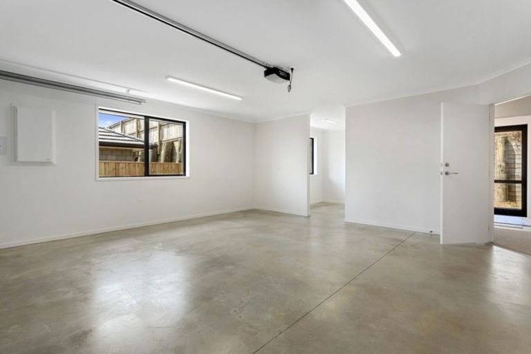 Photo of property in 82 Bert Wall Drive, Omokoroa, 3114