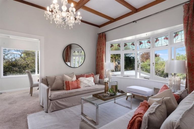 Photo of property in 2 Glade Place, Birkenhead, Auckland, 0626