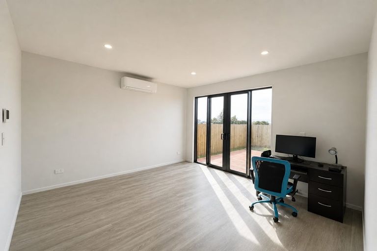 Photo of property in 32 Puwha Street, Massey, Auckland, 0614