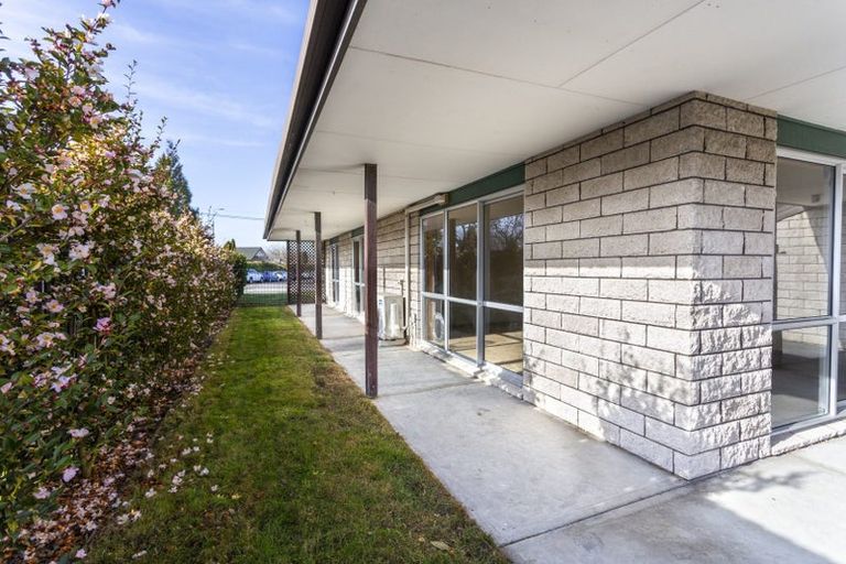 Photo of property in 1/80 Middlepark Road, Sockburn, Christchurch, 8042