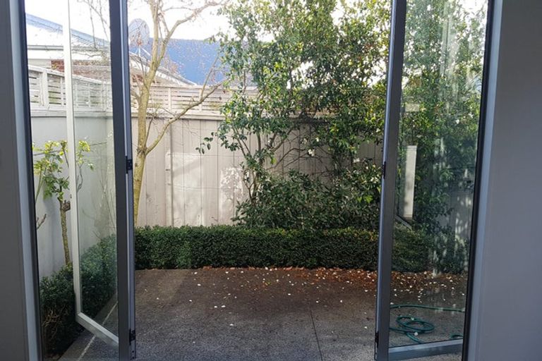 Photo of property in 5/1010 Colombo Street, St Albans, Christchurch, 8014