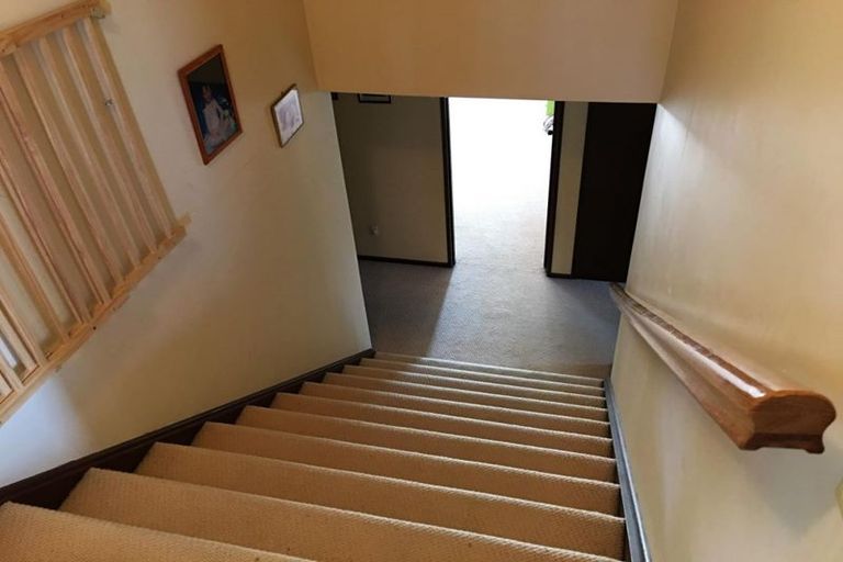 Photo of property in 28 Johnson Street, Milton, 9220