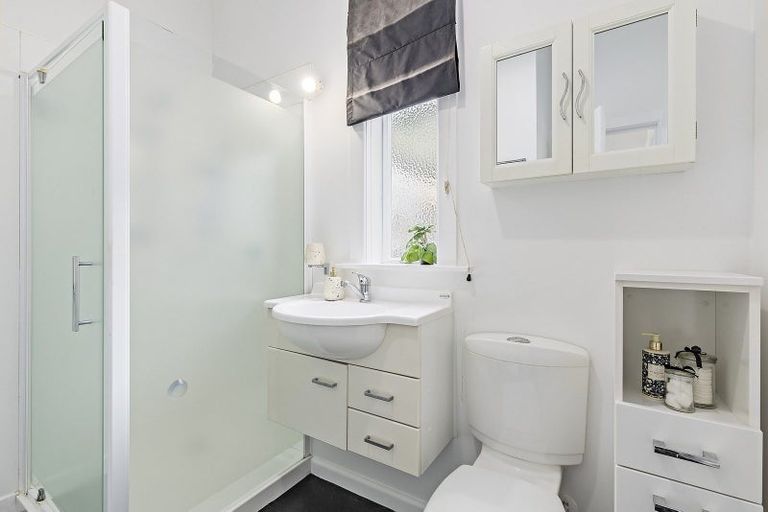 Photo of property in 18 Newman Terrace, Thorndon, Wellington, 6011