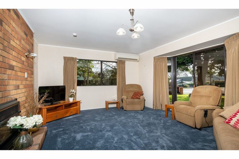 Photo of property in 2 Vintners Close, Huapai, Kumeu, 0810