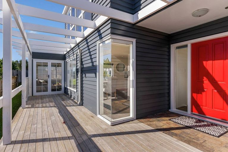 Photo of property in 141 Pah Road, Cockle Bay, Auckland, 2014