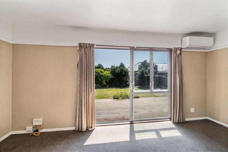 Photo of property in 11 Evatt Street, Bryndwr, Christchurch, 8053