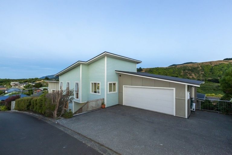 Photo of property in 7 Charlotte Way, Raumati South, Paraparaumu, 5032