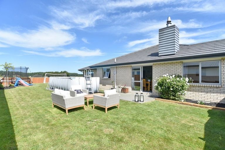 Photo of property in 3 Catchpole Place, Woodend, 7610