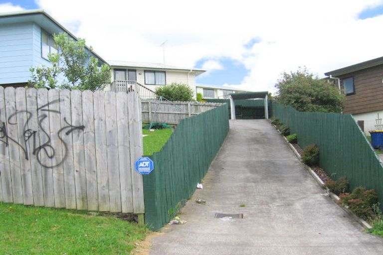 Photo of property in 2/29 Maywood Crescent, Glen Eden, Auckland, 0602