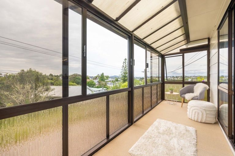 Photo of property in 2/48 Hogans Road, Glenfield, Auckland, 0629