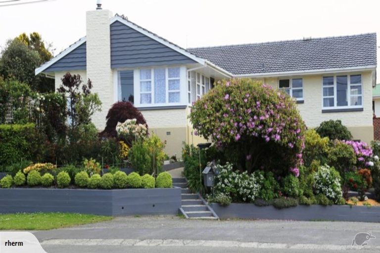 Photo of property in 2 Cambridge Place, Holmes Hill, Oamaru, 9401