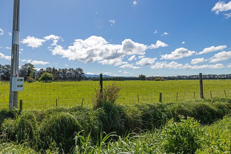 Photo of property in 231 Hughes Line, West Taratahi, Carterton, 5887