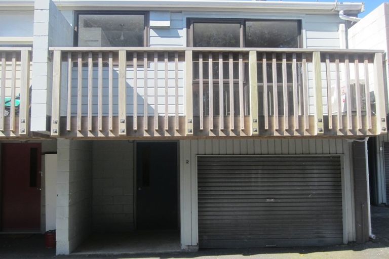 Photo of property in 2/23 Collins Avenue, Tawa, Wellington, 5028