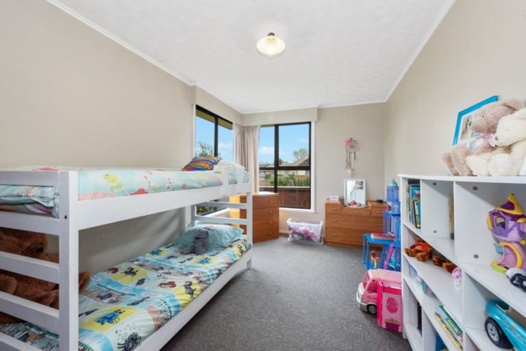 Photo of property in 27 Montgomery Crescent, Bader, Hamilton, 3206