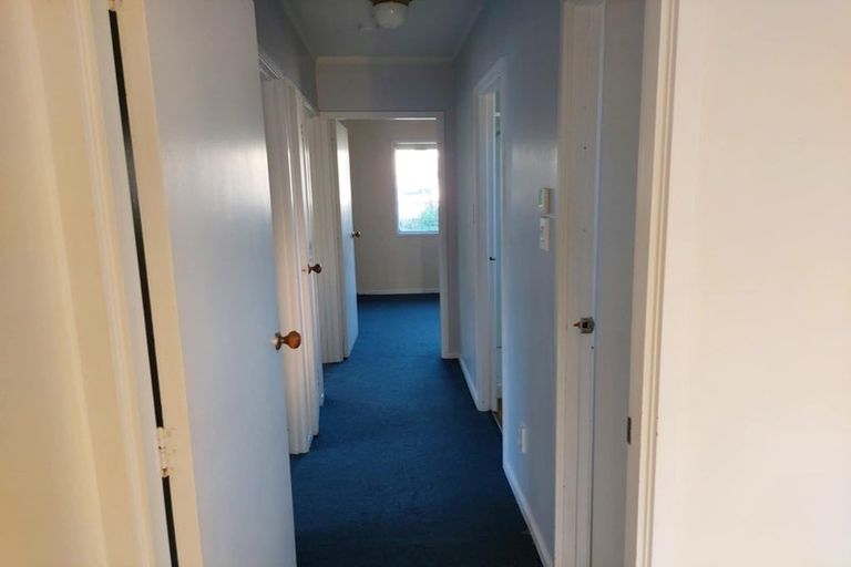 Photo of property in 18 Preston Avenue, Henderson, Auckland, 0610