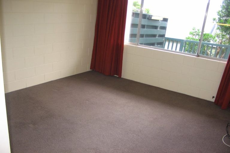 Photo of property in 2/219 Grant Road, Thorndon, Wellington, 6011