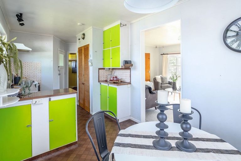 Photo of property in 6 Taverner Street, Carterton, 5713