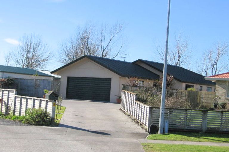 Photo of property in 11 Shannon Place, Nawton, Hamilton, 3200