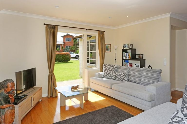 Photo of property in 2 Nita Place, The Gardens, Auckland, 2105