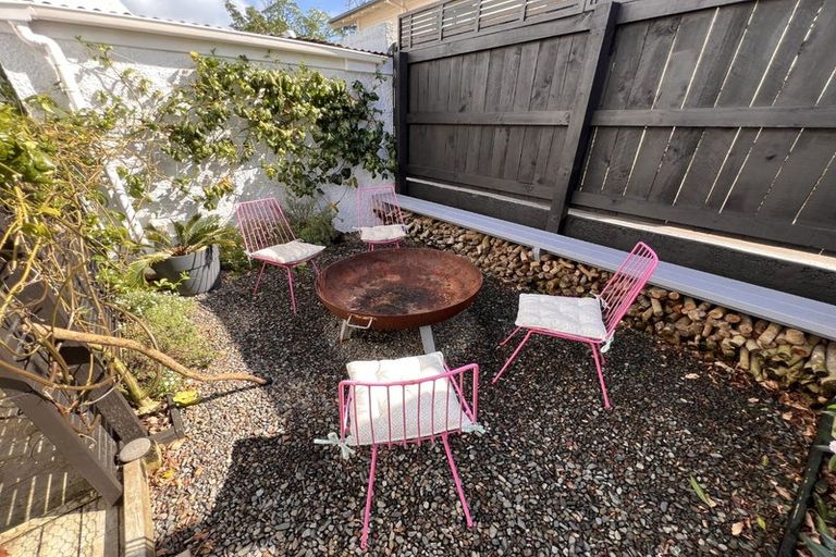 Photo of property in 13 Kent Road, Regent, Whangarei, 0112