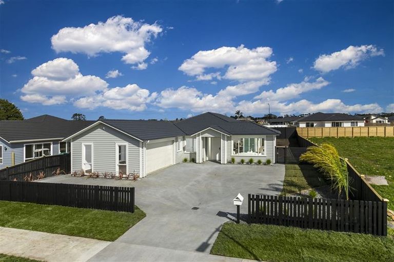 Photo of property in 21 Bellamont Street, Kumeu, 0810
