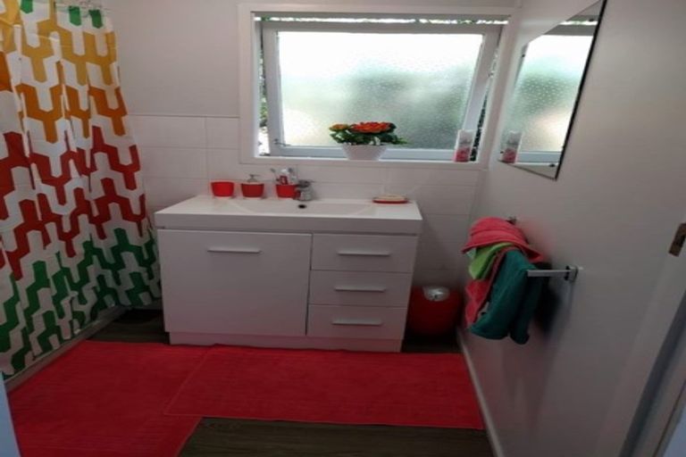 Photo of property in 15 Idlewild Avenue, Mangere, Auckland, 2022