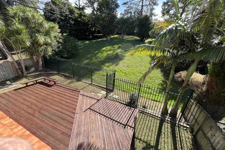 Photo of property in 2/288 Sunset Road, Windsor Park, Auckland, 0632