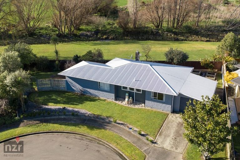 Photo of property in 16 Sandstrom Grove, Feilding, 4702