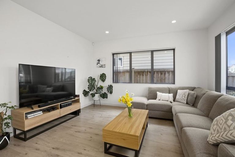 Photo of property in 19 Camp X Place, Whenuapai, Auckland, 0618