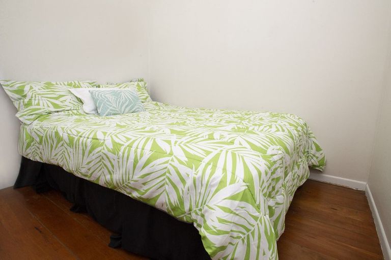 Photo of property in 23a Paparoa Road, Cockle Bay, Auckland, 2014