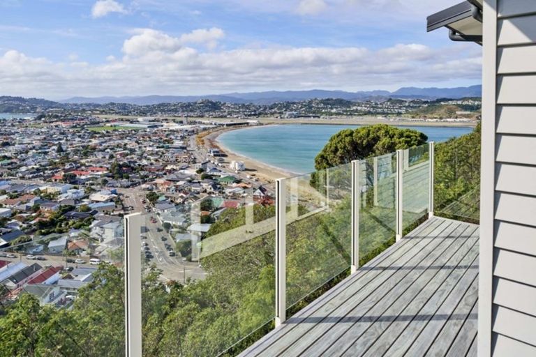 Photo of property in 9 Pari Tai Way, Houghton Bay, Wellington, 6023