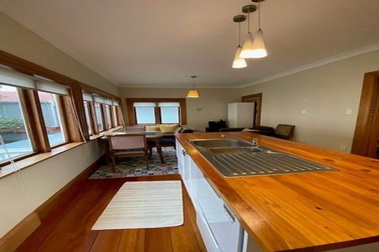 Photo of property in 104 Tinakori Road, Thorndon, Wellington, 6011