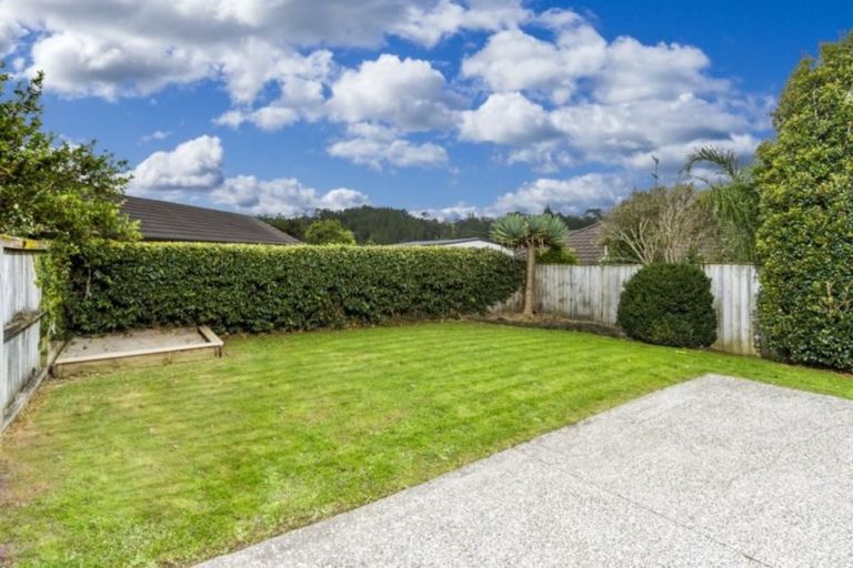 Photo of property in 18 William Gamble Drive, Greenhithe, Auckland, 0632