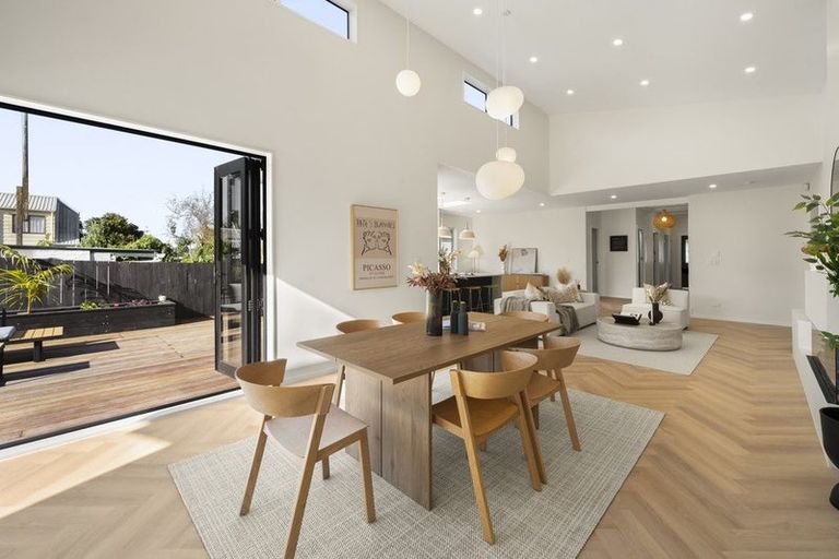Photo of property in 8 Creamer Avenue, Belmont, Auckland, 0622