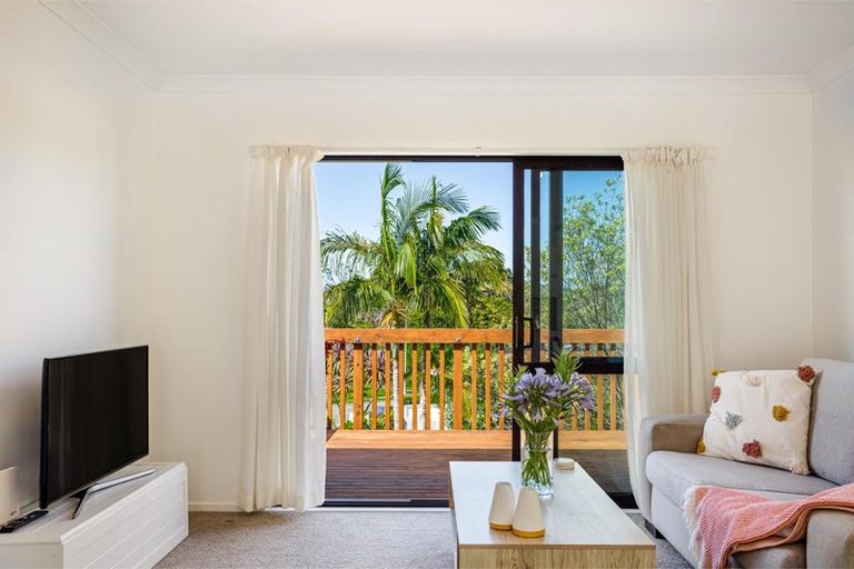 Photo of property in 88a West Harbour Drive, West Harbour, Auckland, 0618