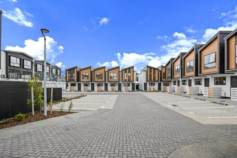 Photo of property in 2 Red Arches Road, Henderson, Auckland, 0610