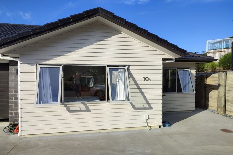 Photo of property in 10 Ridgeview Close, Red Beach, 0932