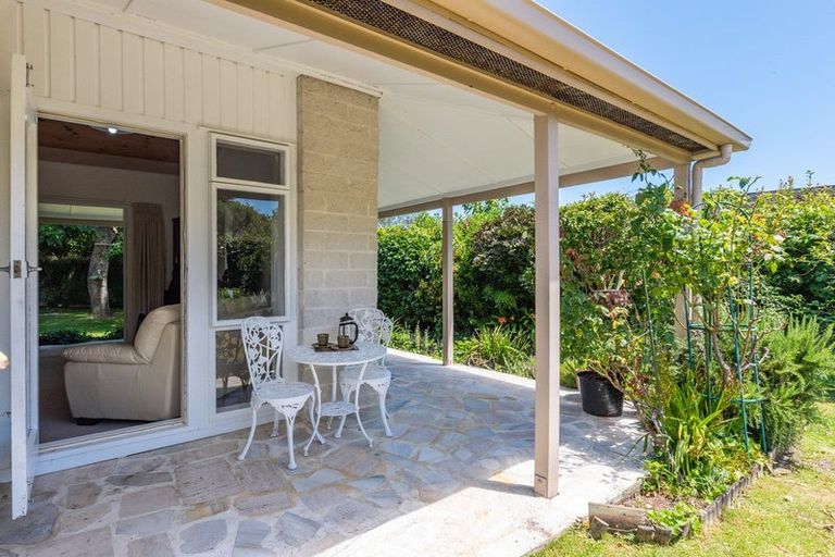 Photo of property in 12 Kowhai Grove, Waikanae, 5036