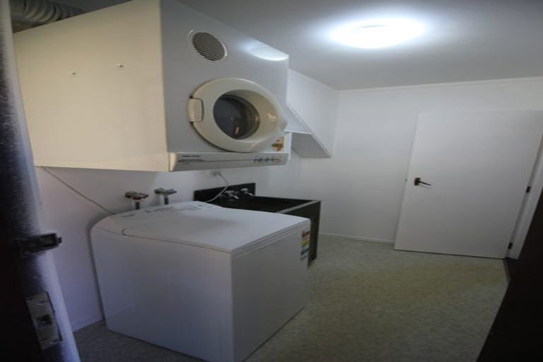 Photo of property in 21 Te Kiteroa Grove, Churton Park, Wellington, 6037