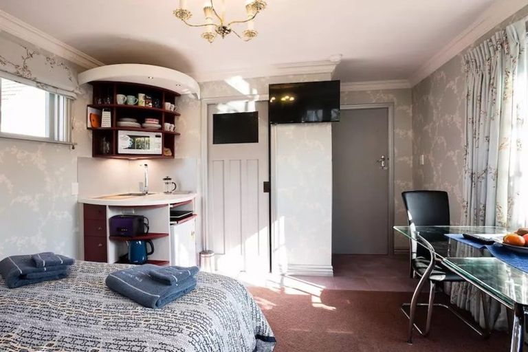 Photo of property in 4 Rangiora Street, Woburn, Lower Hutt, 5010