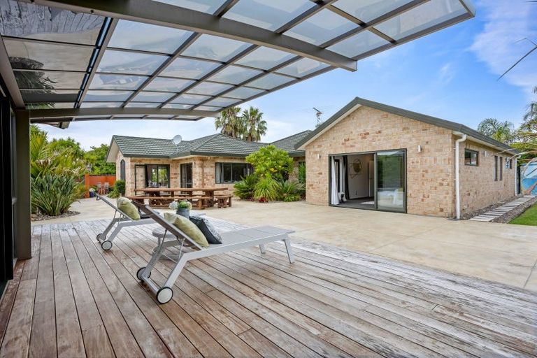 Photo of property in 65 Sunny Crescent, Huapai, Kumeu, 0810