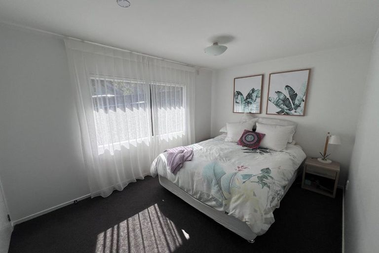 Photo of property in 14 Royalty Rise, Red Beach, 0932